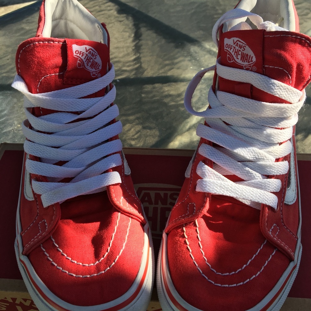 Red vans ! - Picture 6 of 8